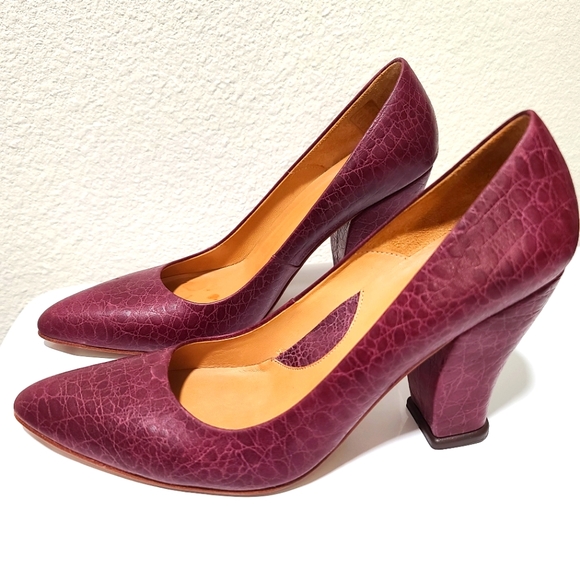 John Fluevog Shoes - JOHN FLUEVOG Gail Leather Embossed Heel Pumps